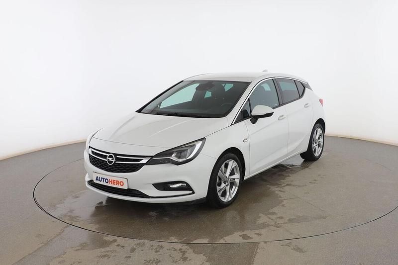 Usado Opel Astra Dynamic 150 CV (110 kW) 2017 Blanco Berlina