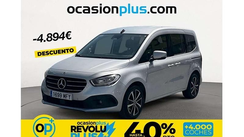 Usado Mercedes 180 116 CV (85 kW) 2023 Plateado Berlina