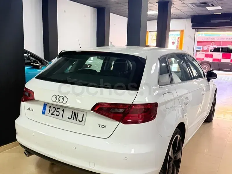 Usado Audi A3 116 CV (85 kW) 2017 Blanco Berlina