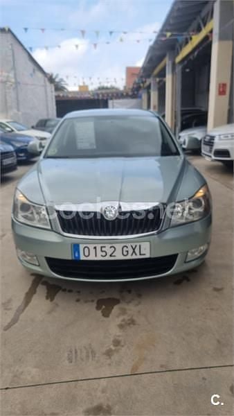 Gris / plata Usado 2010 Skoda Octavia Familiar | 6500 € (Precio justo) - Imagen 1/4