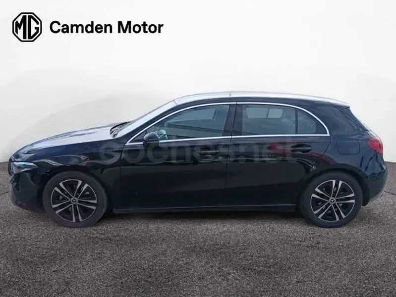 Usado Mercedes A180 136 CV (100 kW) 2023 Gris / plata Berlina