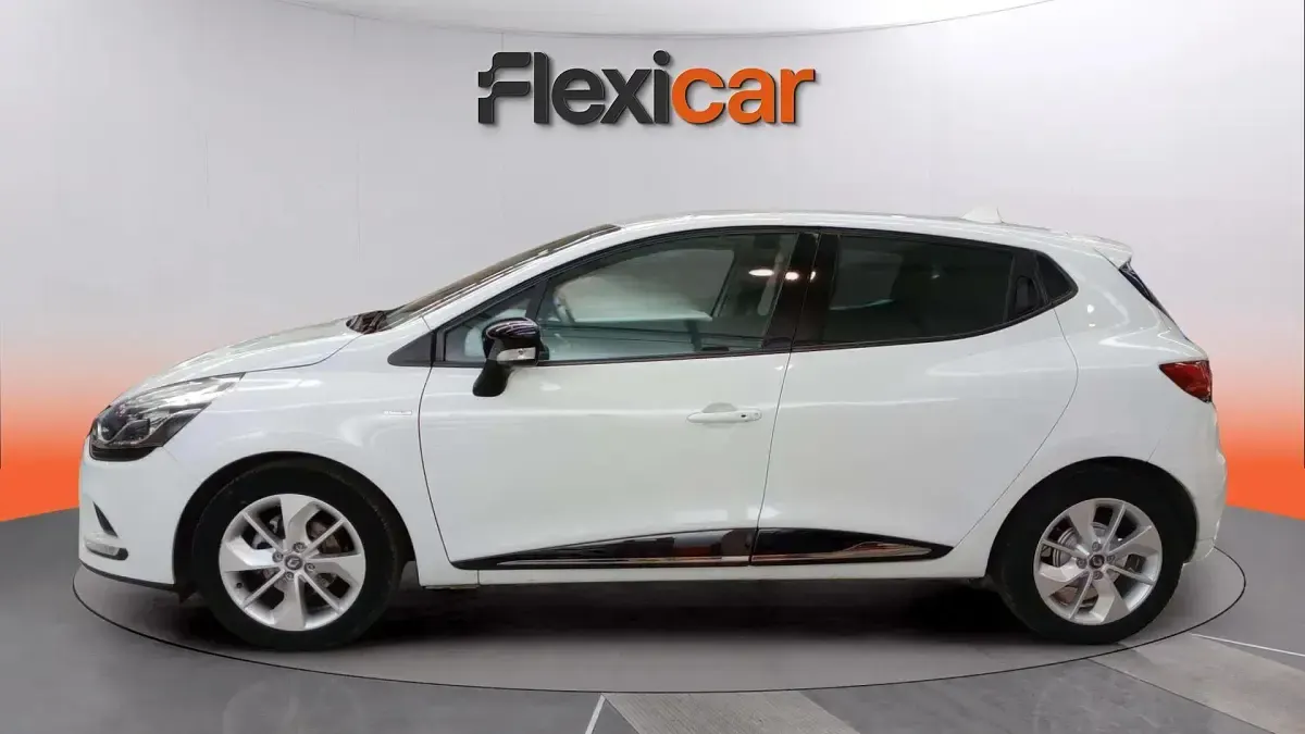 Usado Renault Clio IV Zen 90 CV (66 kW) 2018 Blanco Berlina