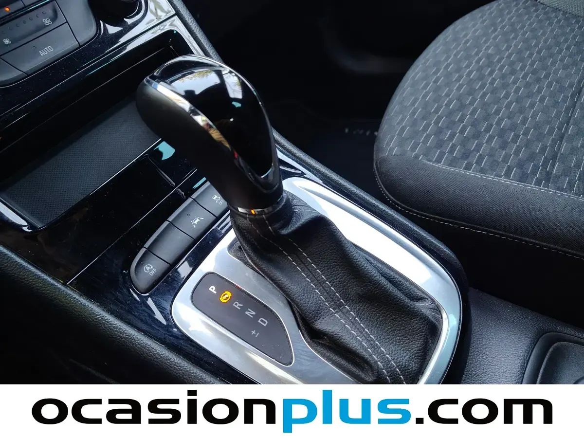 Usado Opel Astra Business Elegance 145 CV (106 kW) 2021 Negro Familiar