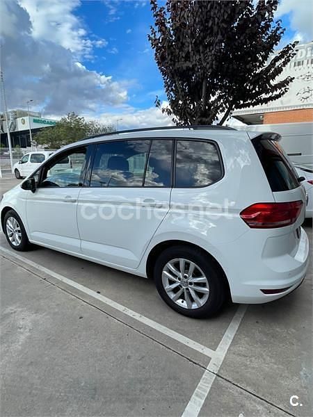 Usado VW Touran Advance 110 CV (80 kW) 2016 Blanco Monovolumen