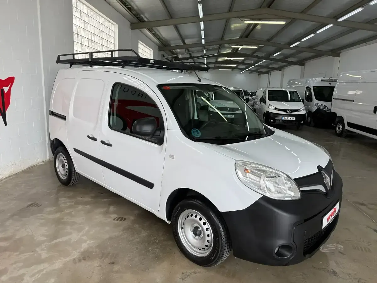 Usado Renault Kangoo 90 CV (66 kW) 2019 Blanco Monovolumen