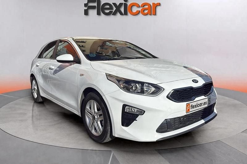 Blanco Usado 2019 Kia Ceed Utilitario | 11.990 € (Buen precio) - Imagen 1/4