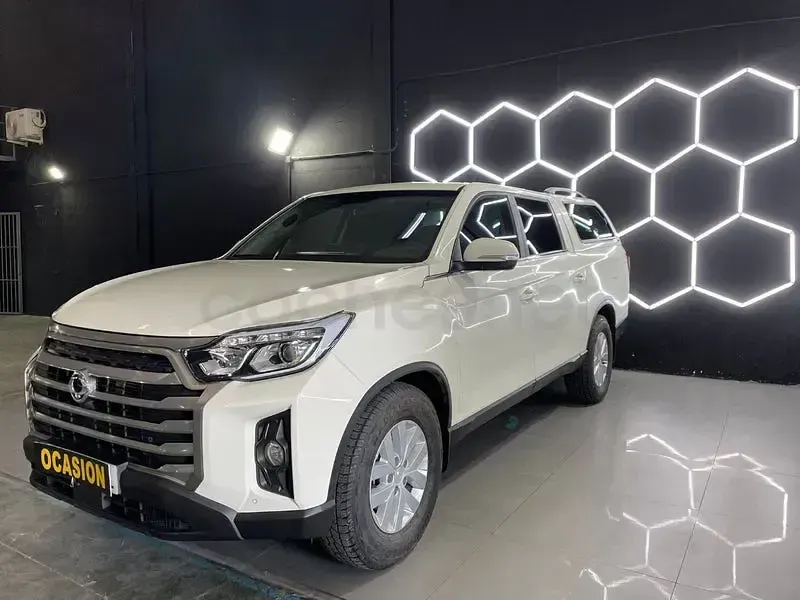 Usado SsangYong Musso 202 CV (148 kW) 2023 Blanco Pickup/Camioneta