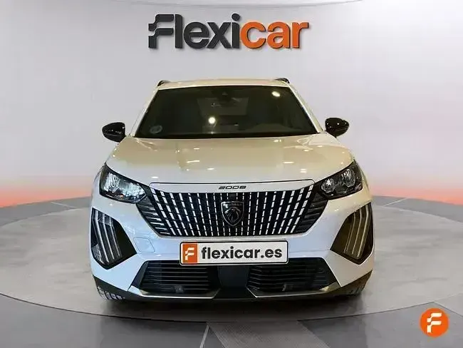 Usado Peugeot 2008 Allure 100 CV (73 kW) 2023 Blanco SUV
