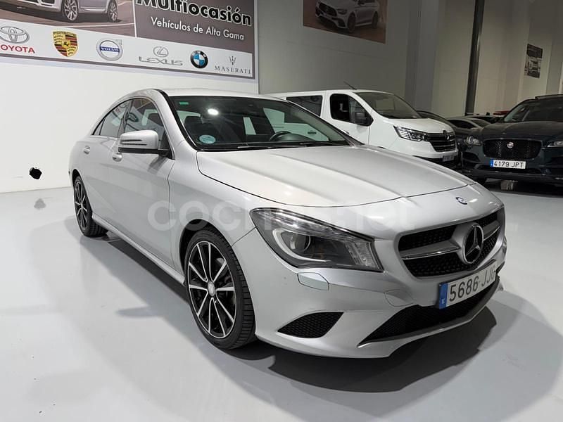 Usado Mercedes CLA200 136 CV (100 kW) 2015 Gris / plata Berlina