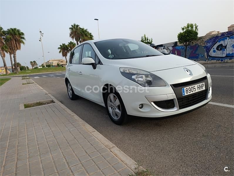 Blanco Usado 2012 Renault Scénic III Dynamique Monovolumen | 5200 € (Super precio) - Imagen 1/4