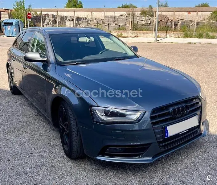 Usado Audi A4 136 CV (100 kW) 2015 Gris / plata Familiar
