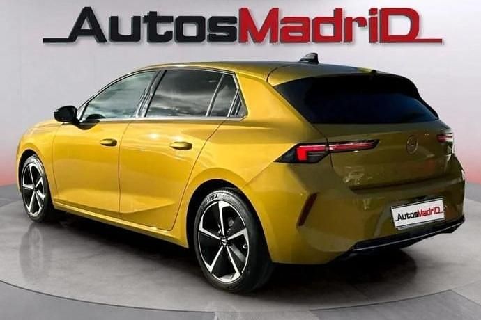 Usado Opel Astra Elegance 130 CV (95 kW) 2023