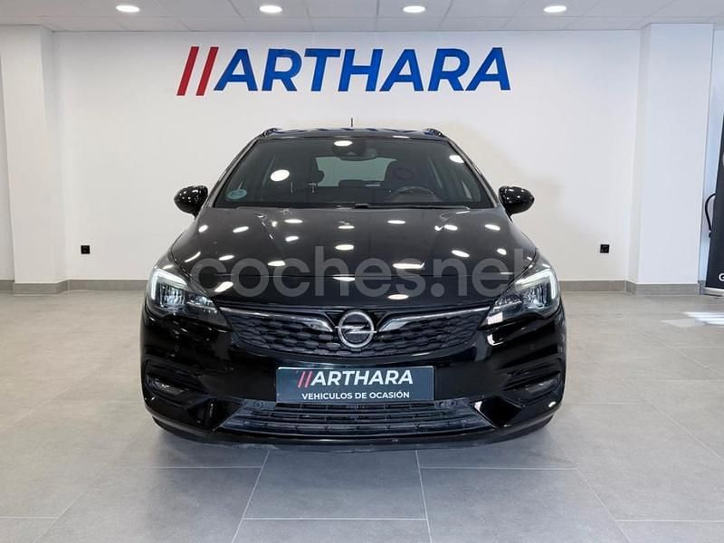 Usado Opel Astra GS Line 105 CV (77 kW) 2020 Negro Familiar