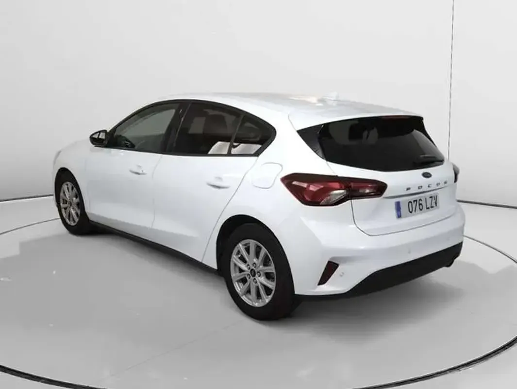 Usado Ford Focus Trend+ 120 CV (88 kW) 2022 Blanco Utilitario