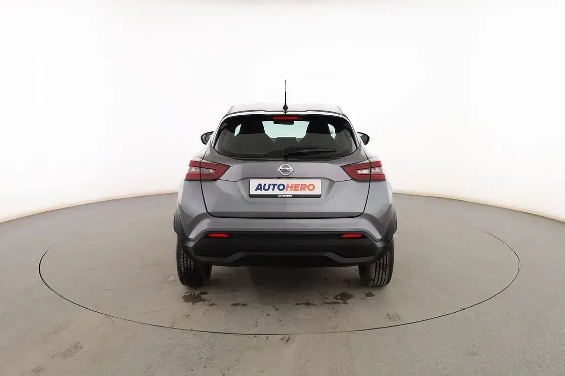 Usado Nissan Juke Acenta 114 CV (83 kW) 2022 Gris SUV