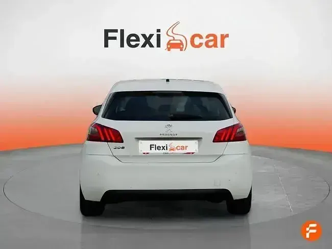 Usado Peugeot 308 Active 110 HP (80 kW) 2021 Branco Sedan