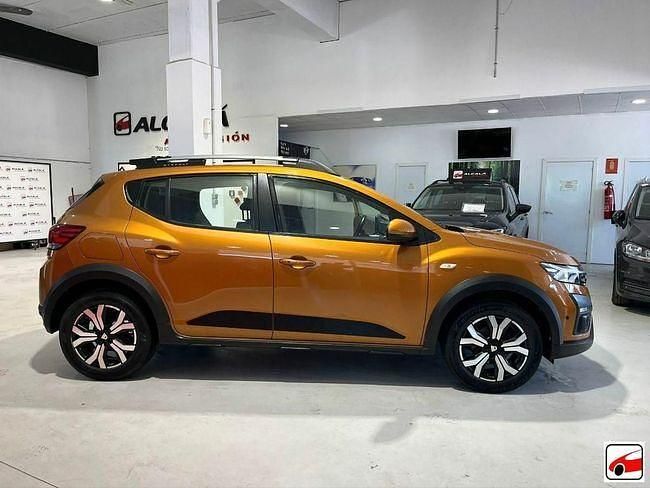 Usado Dacia Sandero Essentiel 91 CV (66 kW) 2022 Naranja Utilitario