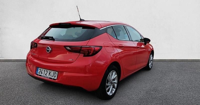 Usado Opel Astra Business 110 CV (80 kW) 2018