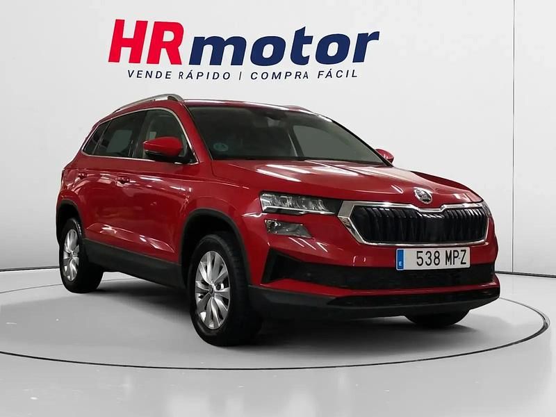 Rojo Usado 2024 Skoda Karoq Ambition SUV | 27.590 € (Un poco caro) - Imagen 1/4