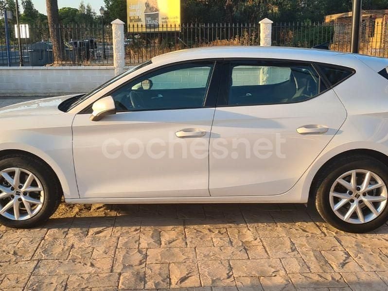 Blanco Usado 2021 Seat Leon Reference Berlina | 16.800 € (Precio justo) - Imagen 1/4