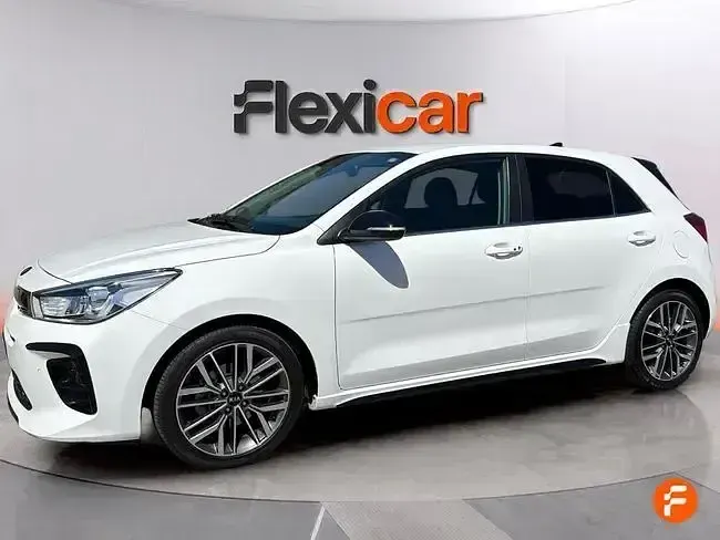 Usado Kia Rio GT-Line 120 CV (88 kW) 2020 Blanco