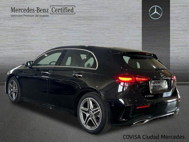 Usado Mercedes A200 150 CV (110 kW) 2024 Negro cosmos
