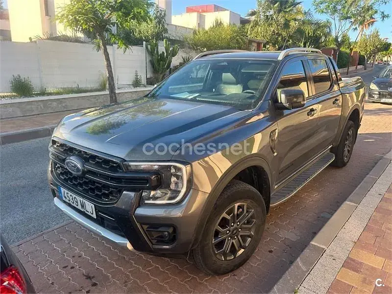 Usado Ford Ranger Wildtrack 205 CV (150 kW) 2023 Gris / plata Pickup/Camioneta