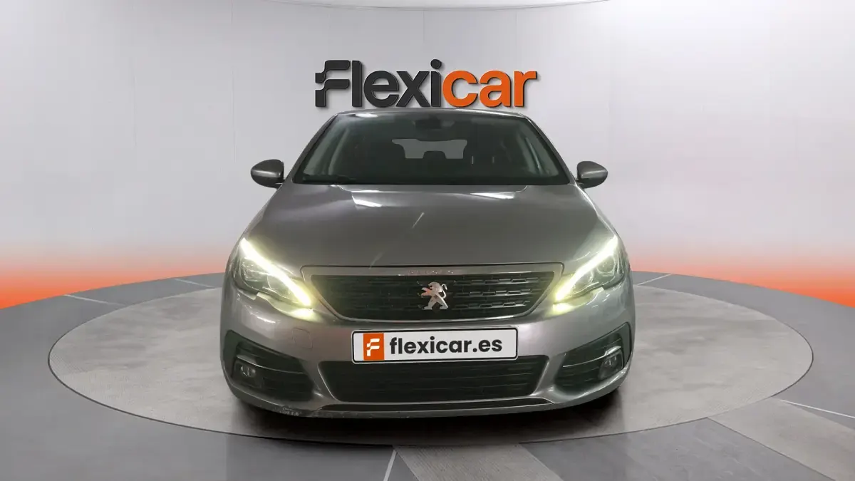 Usado Peugeot 308 Access 110 CV (80 kW) 2020 Gris Berlina