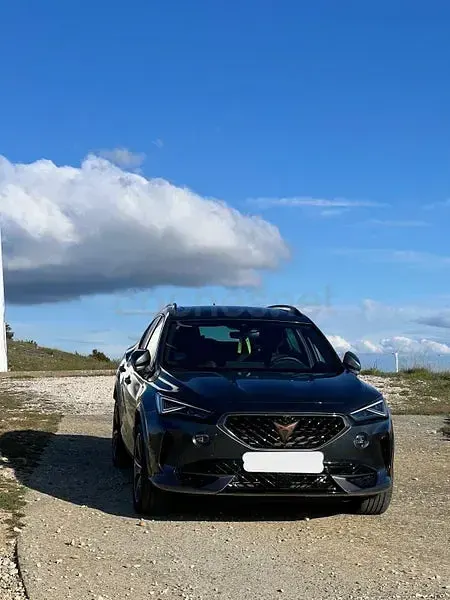 Usado Cupra Formentor 204 CV (150 kW) 2023 Gris / plata SUV