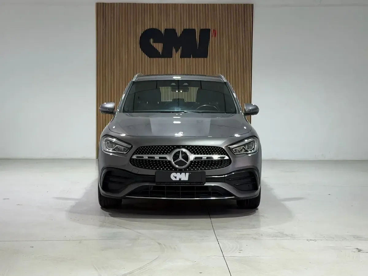 Usado Mercedes GLA200 163 CV (119 kW) 2020 Gris SUV