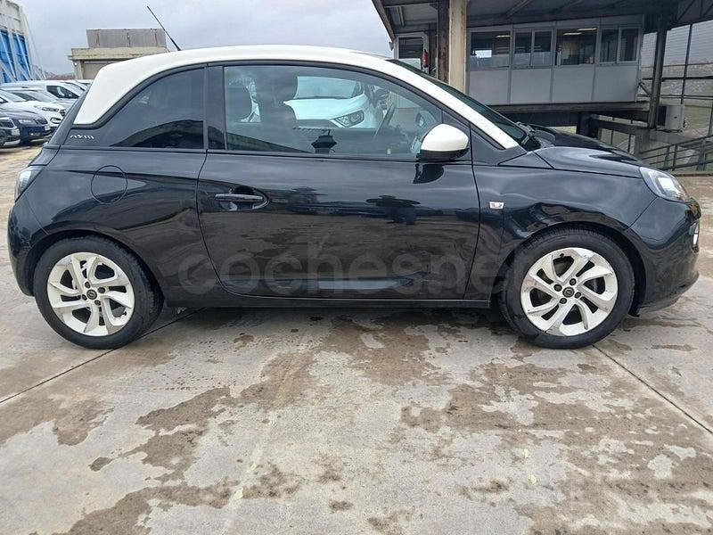 Usado Opel Adam Glam 87 CV (63 kW) 2015 Negro Utilitario
