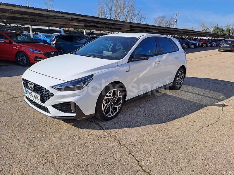 Usado Hyundai i30 N Line 100 CV (73 kW) 2024 Blanco Familiar