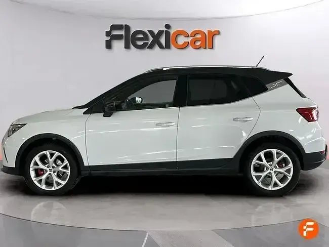 Usado Seat Arona FR 150 CV (110 kW) 2023 Blanco SUV