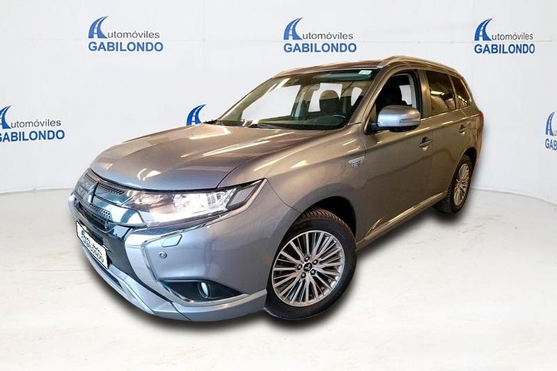 Gris Usado 2019 Mitsubishi Outlander P-HEV Motion SUV | 20.900 € (Un poco caro) - Imagen 1/4