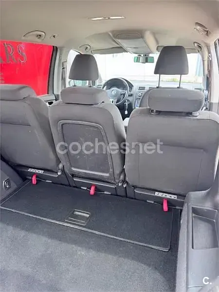Usado VW Touran Advance 105 CV (77 kW) 2011 Gris / plata Monovolumen