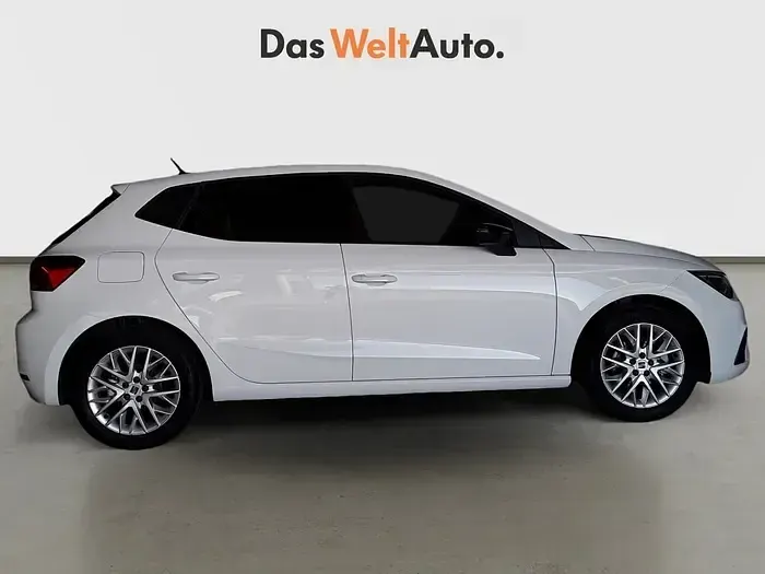 Usado Seat Ibiza FR 115 CV (84 kW) 2025 Blanco Utilitario