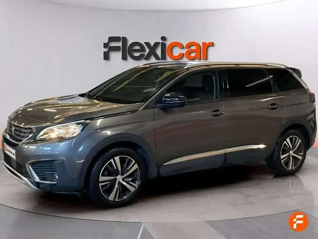 Usado Peugeot 5008 Allure 131 CV (96 kW) 2018 Gris SUV