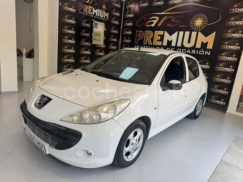 Usado Peugeot 206 60 CV (44 kW) 2011 Blanco Berlina