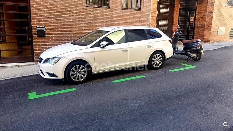Usado Seat Leon ST Reference 105 CV (77 kW) 2014 Blanco Familiar