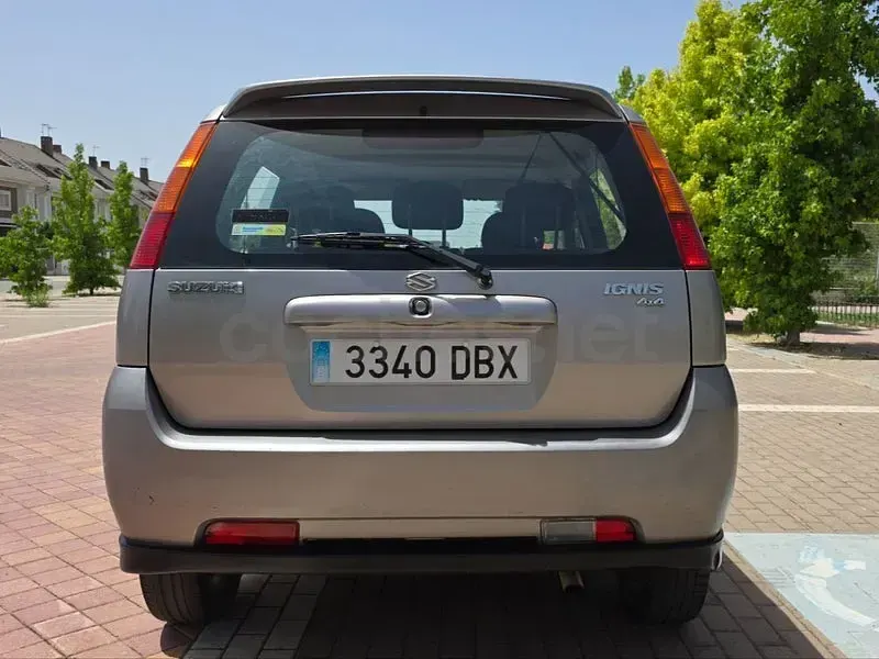 Usado Suzuki Ignis 99 CV (72 kW) 2005 Gris / plata Utilitario