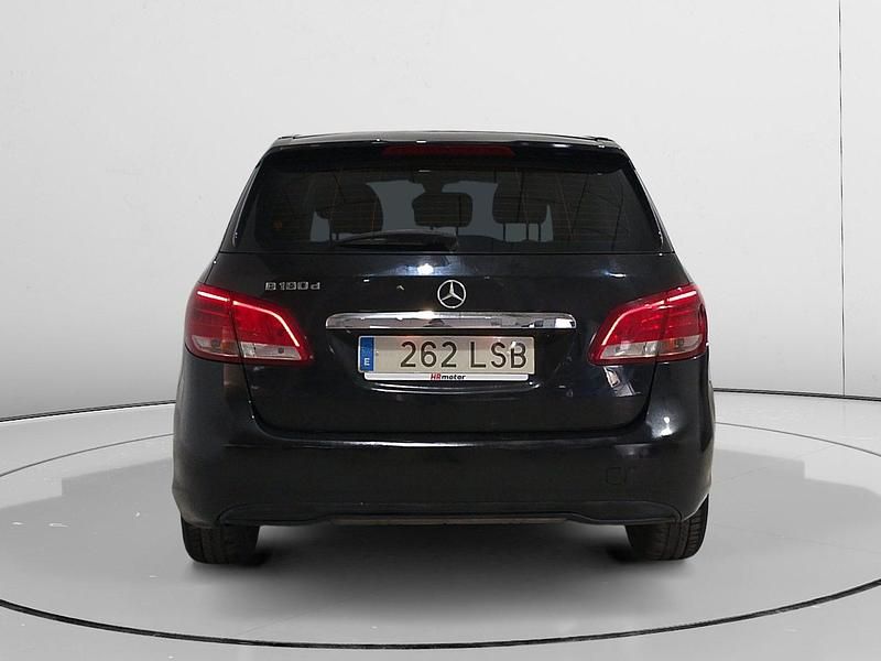 Usado Mercedes B180 Style 110 CV (80 kW) 2017 Negro Monovolumen
