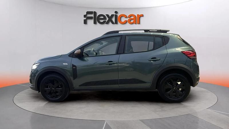 Usado Dacia Sandero Expression 101 HP (74 kW) 2025 Verde Sedan