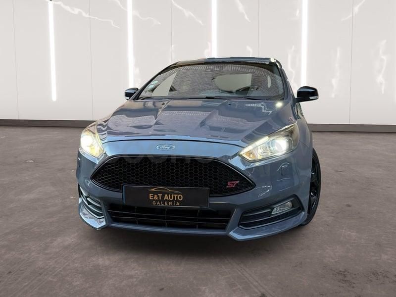 Usado Ford Focus ST 185 CV (136 kW) 2015 Gris / plata Berlina