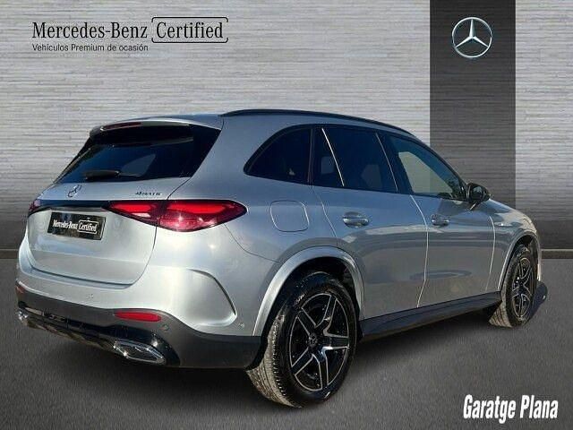 Usado Mercedes GLC300e 313 CV (230 kW) 2025 Plata hightech