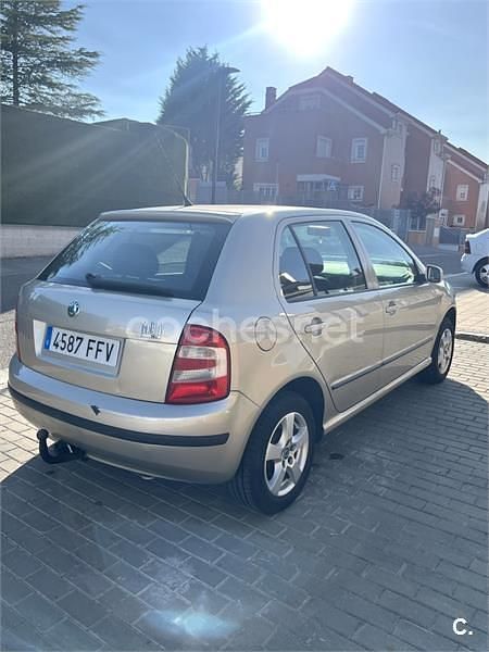 Usado Skoda Fabia Comfort 75 CV (55 kW) 2006 Beige Berlina