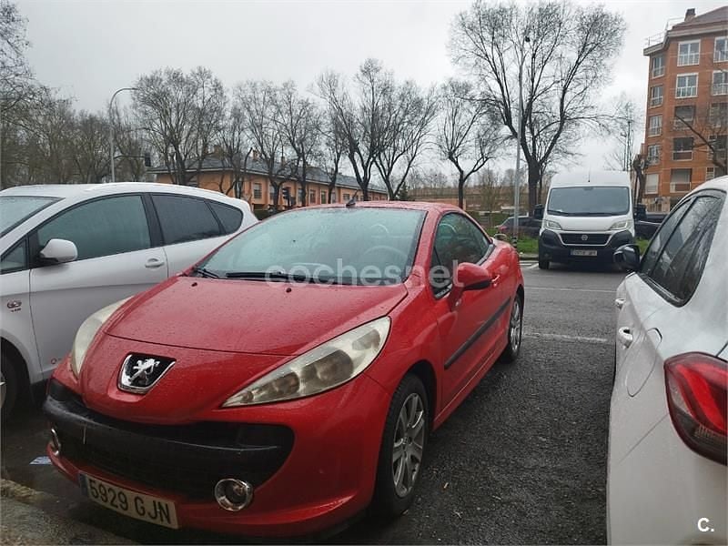 Usado Peugeot 207 CC 120 CV (88 kW) 2008 Rojo Descapotable