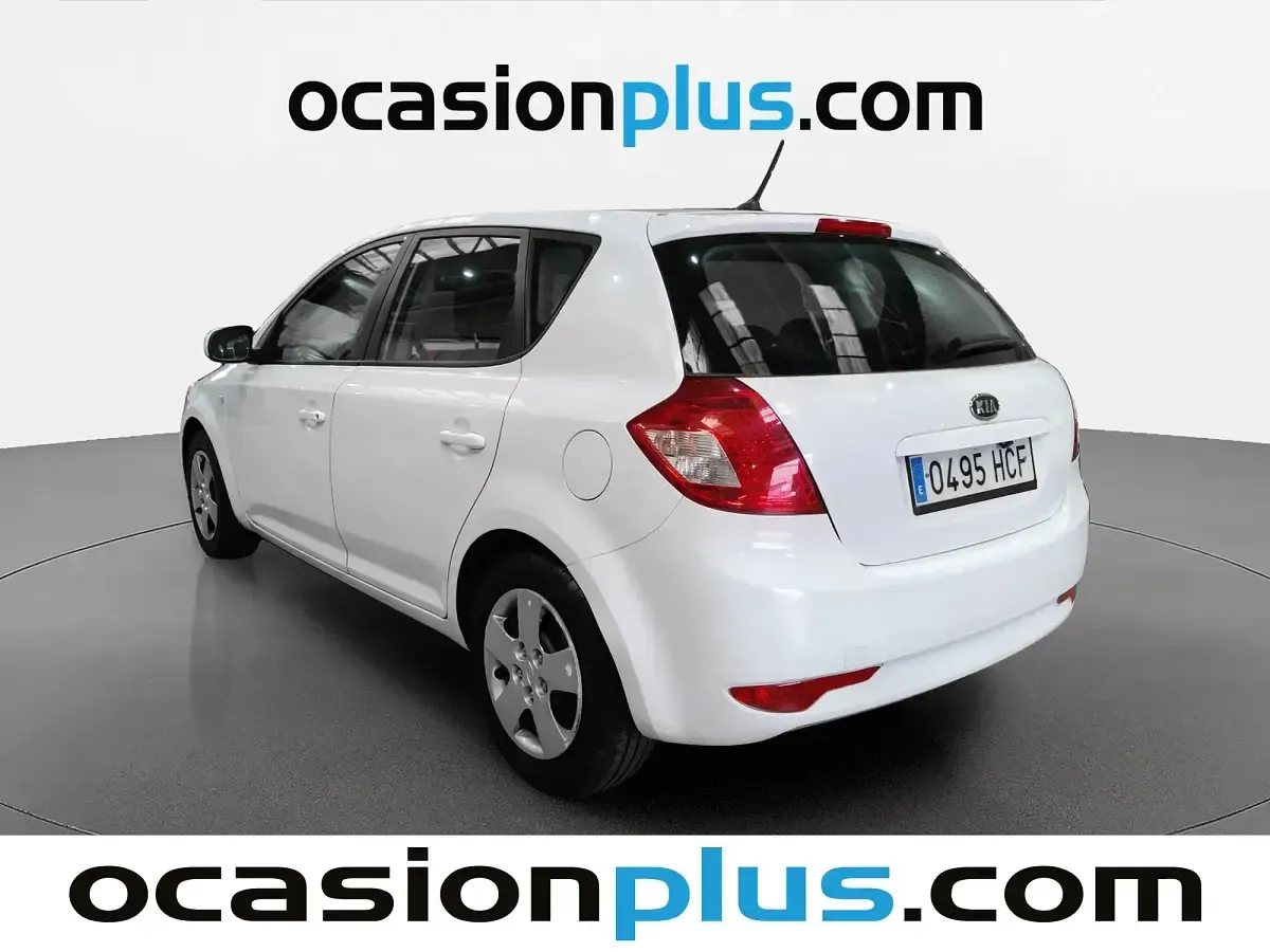 Usado Kia Ceed 90 CV (66 kW) 2011 Blanco Utilitario