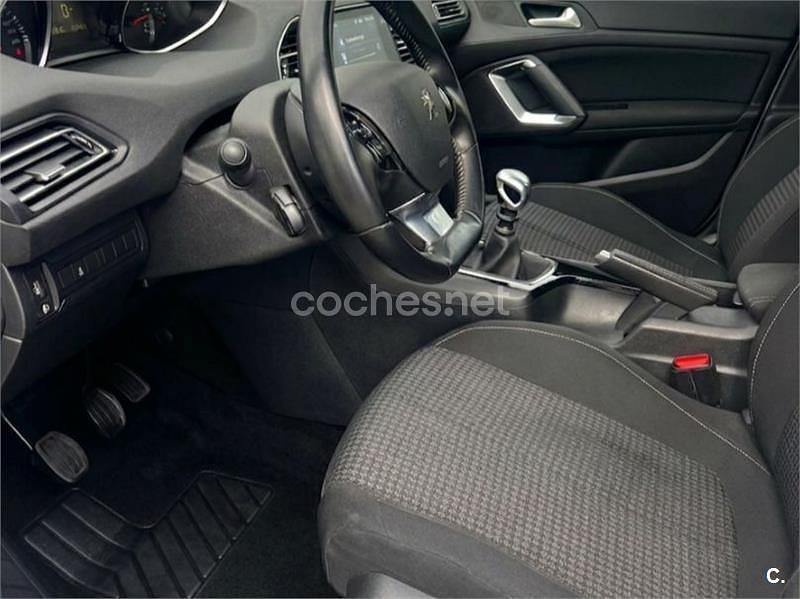 Usado Peugeot 308 SW Business-Line 130 CV (95 kW) 2019 Blanco Familiar