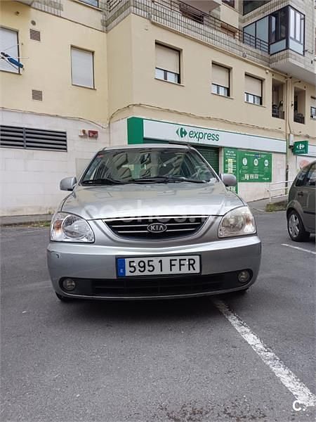 Usado Kia Carens EX 112 CV (82 kW) 2006 Gris / plata Monovolumen