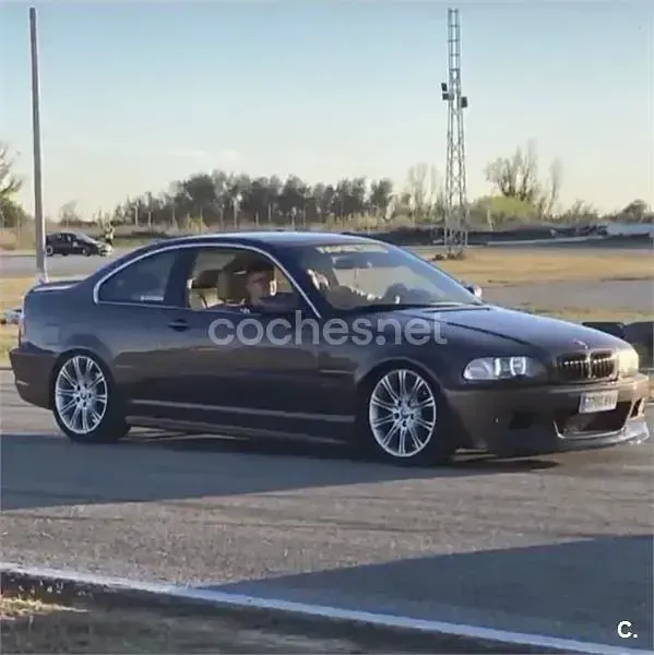 Usado BMW 325 192 CV (141 kW) 2002 Violeta / lila Coupe